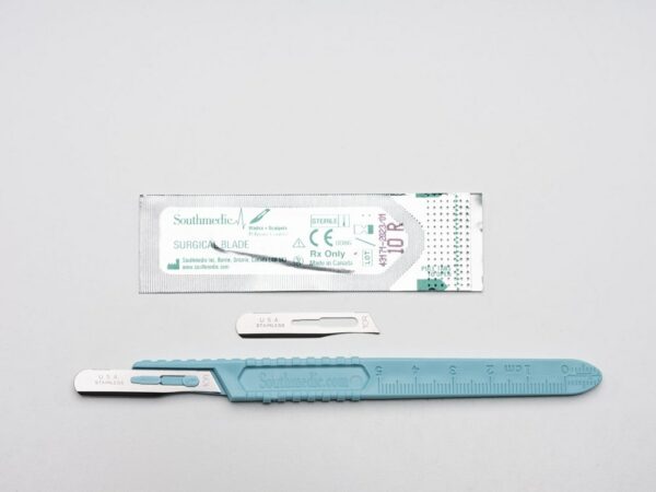 #10R blades with attached handle for dermaplaning.